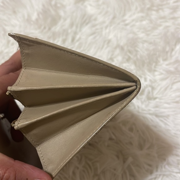 Authentic Louis Vuitton Vernis Sarah Wallet - Picture 13 of 16